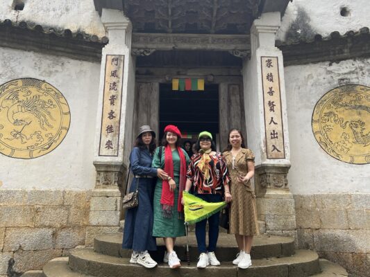 Dinh thự Họ Vương tour du lịch Hà Giang Vntour