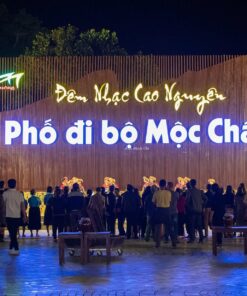 Phố đi bộ Mộc Châu du lịch Tây Bắc vntour